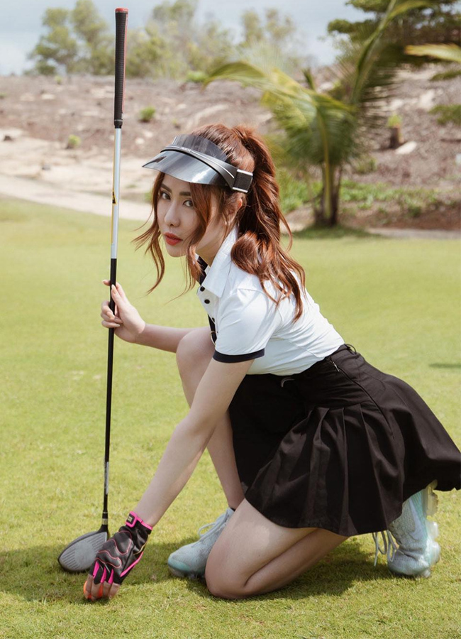 Chị em Showbiz cuốn hút trong trang phục chơi golf