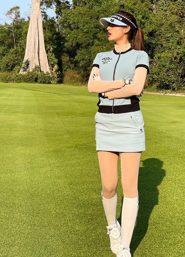 Chị em Showbiz cuốn hút trong trang phục chơi golf