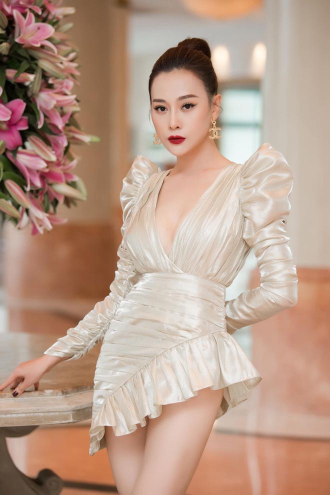 Quỳnh búp bê quyến rũ sexy sau khi giảm cân thành công